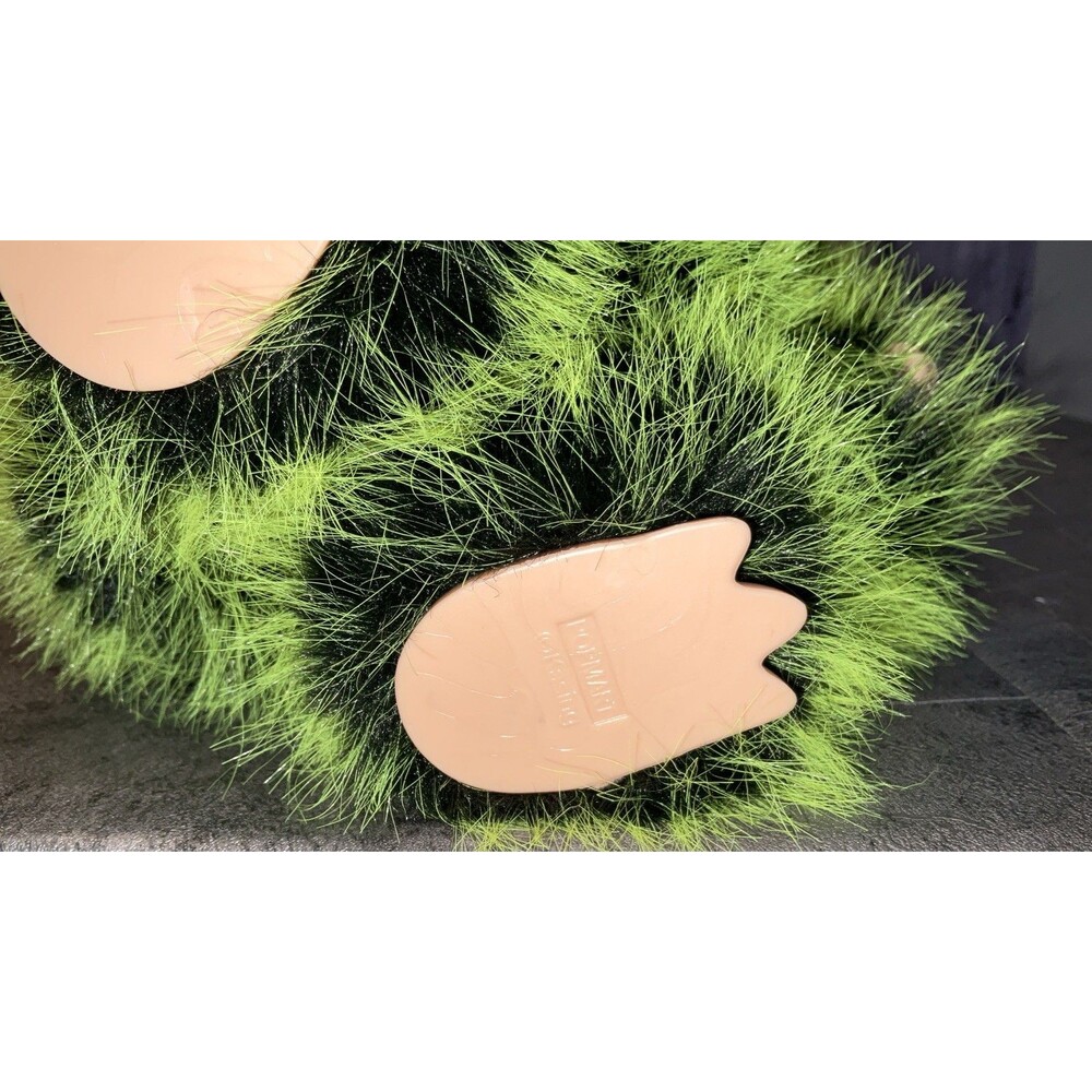 Pop Mart Labubu’’Little Kiwi’’15 Inch Long Neon Green - Picture 7 of 9